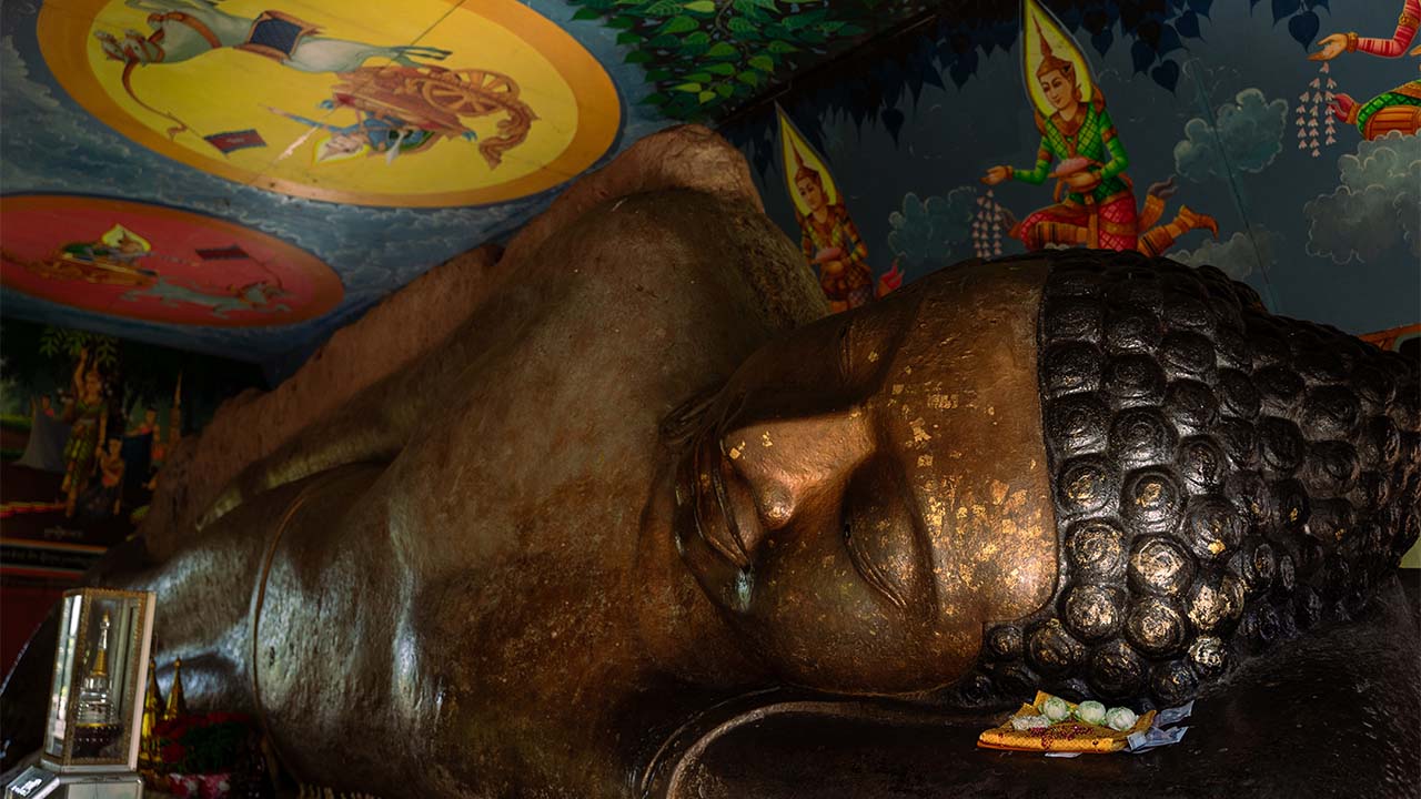 Reclining Buddha statue at Kulen
